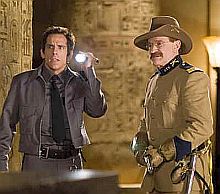 Una notte al museo film fantastico scena con Ben Stiller e Robin Williams