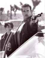 Terminator 2 il giorno del giudizio scena con Arnold Schwarzenegger